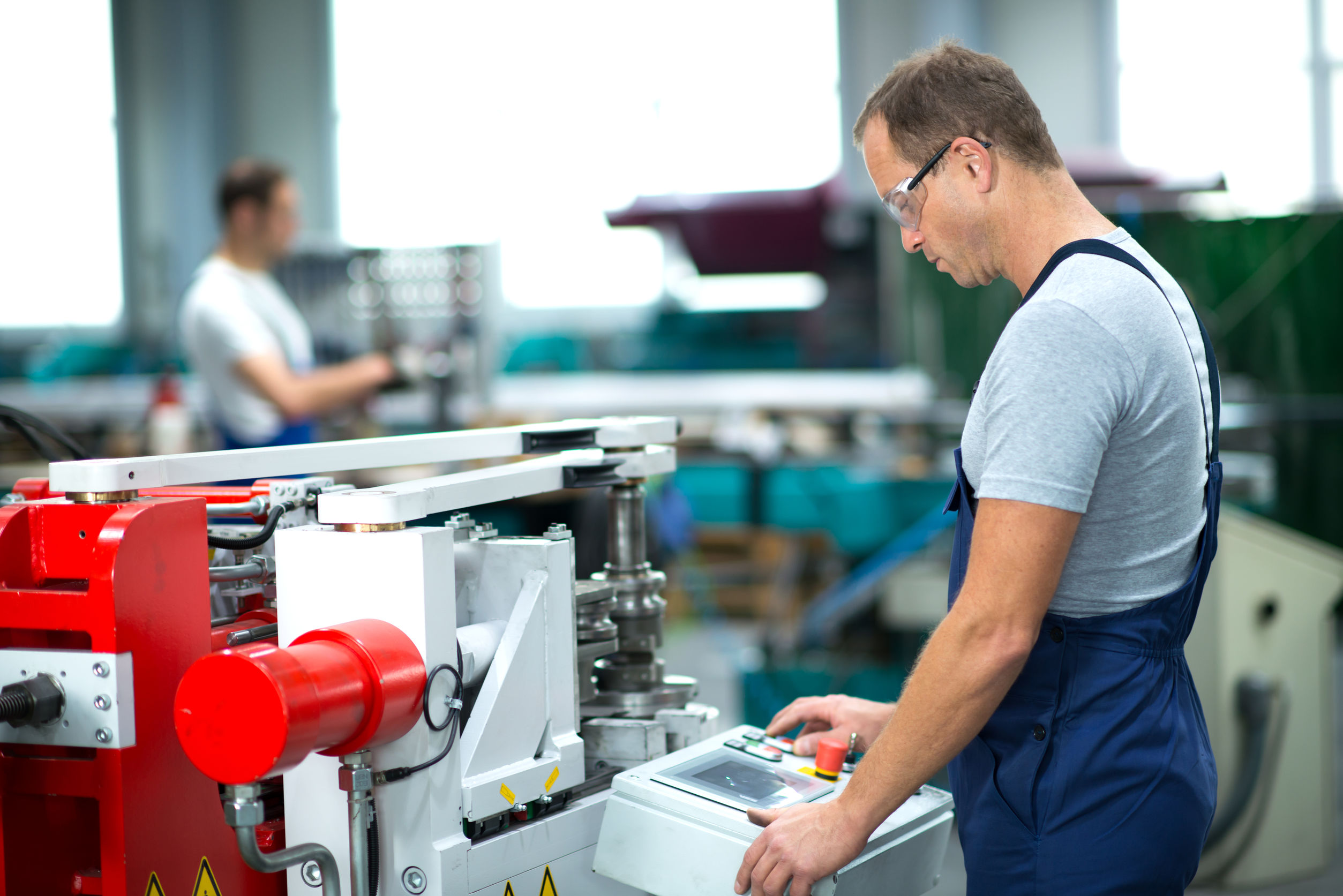 Technicien de maintenance freelance : l’atout clé pour renforcer votre performance industrielle